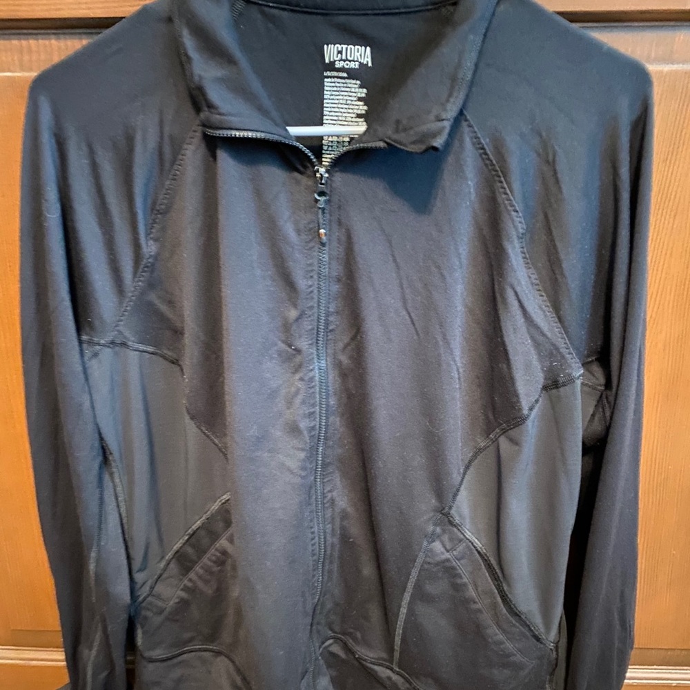 VS Sport lightweight sweater